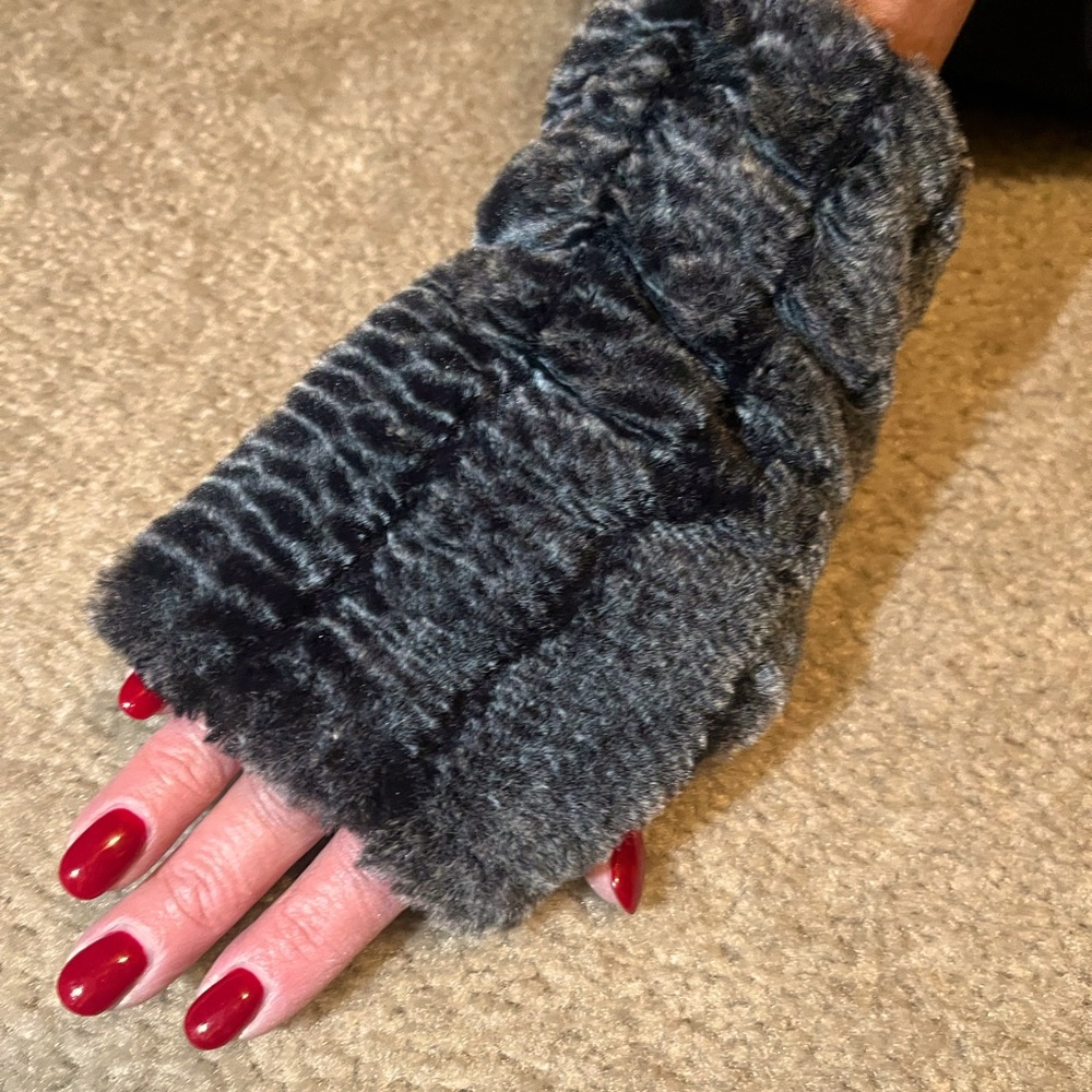 Faux Fur Fingerless Gloves